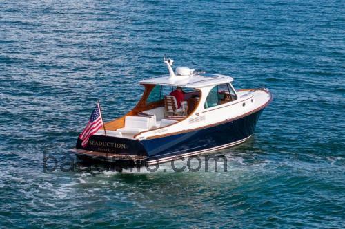 Hinckley Picnic Boat 34 tekniske specifikationer og anmeldelser